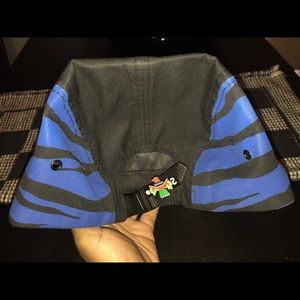 Like new: Supreme 5 panel zebra print *W/O PIN*